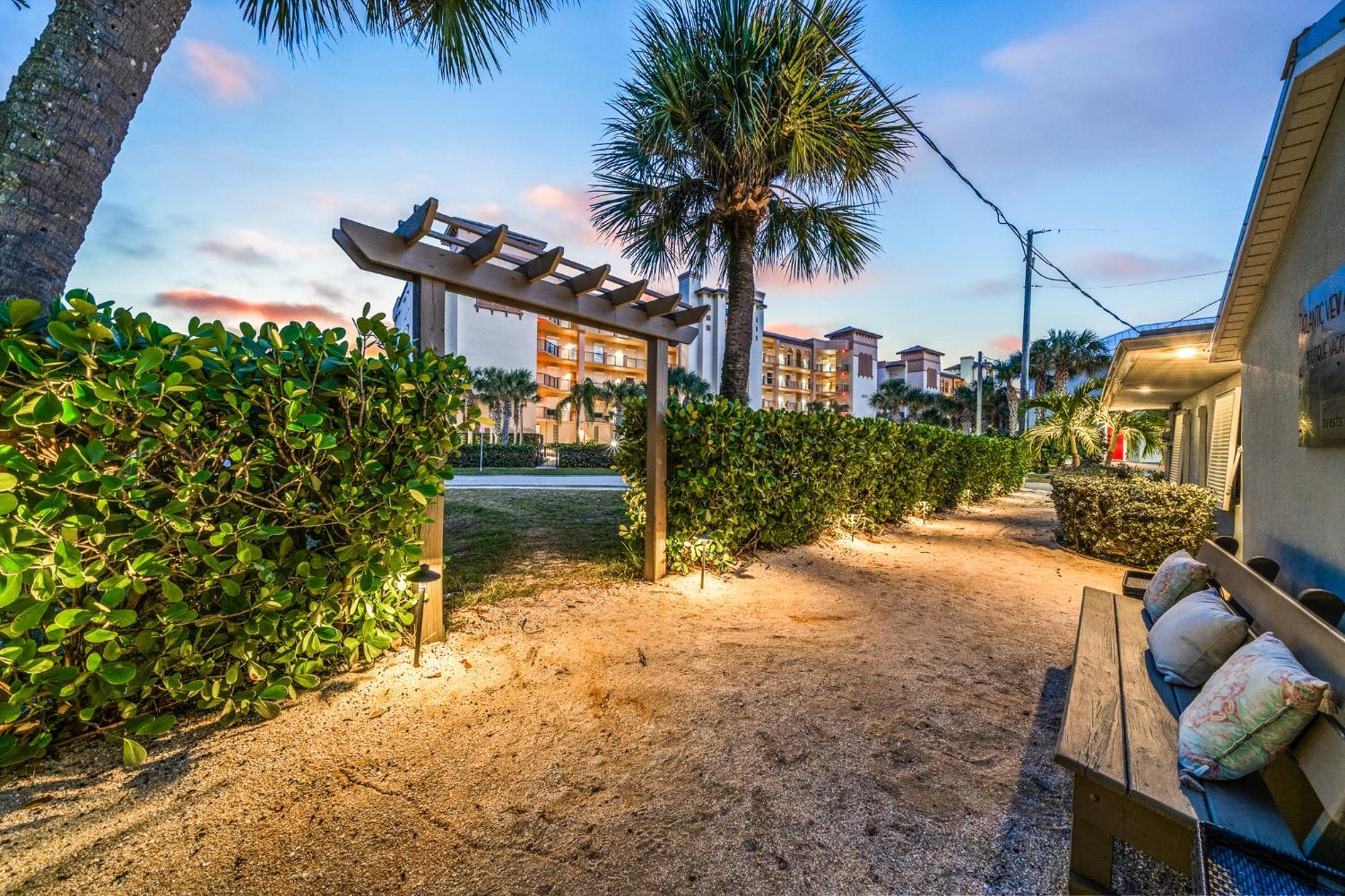 Wonderful Place Wprivate Patio Next To The Beach Cocoa Beach Exterior photo
